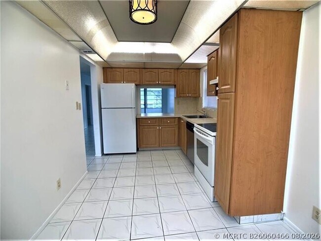 Building Photo - 8360 Sands Point Blvd