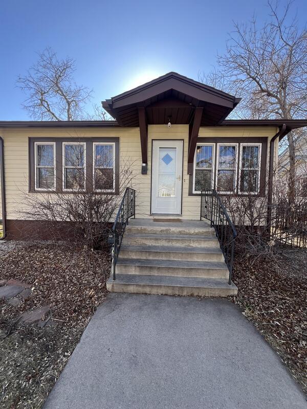 Building Photo - 3016 Thomes Ave