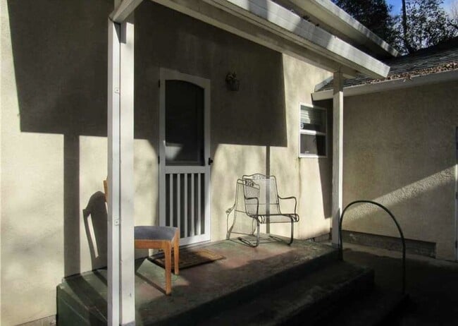 Building Photo - ROOMMATE CHANGE ONLY