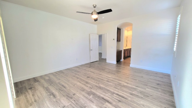 Foto del edificio - 3879 N Mayfield Ranch Rd