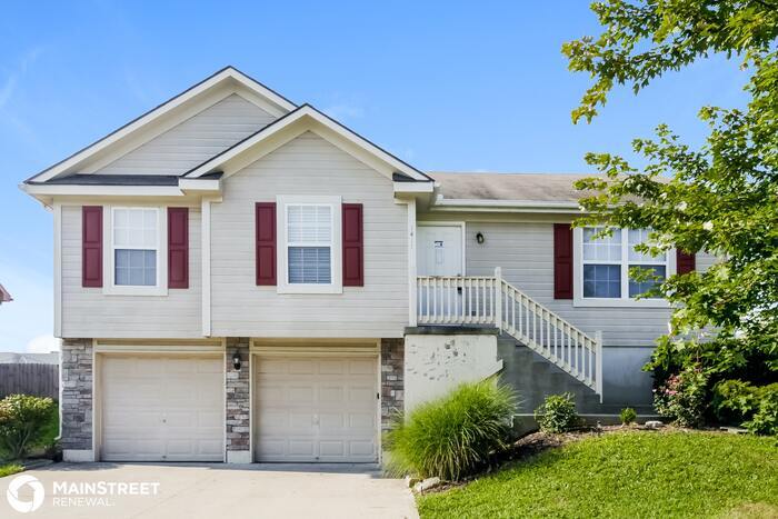 Primary Photo - 1411 NW High View Dr, Grain Valley, MO 64029