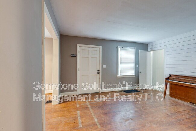 Foto del edificio - 2930 Primrose Cir