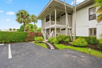 Building Photo - 11842 Pebblewood Dr