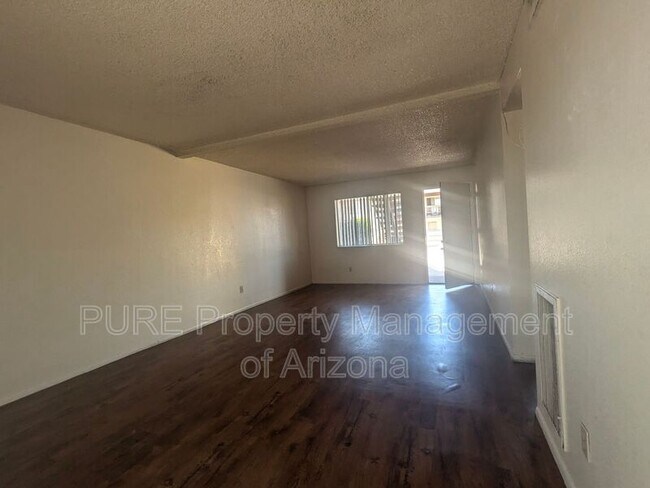 Foto del edificio - 231 E 2nd Ave