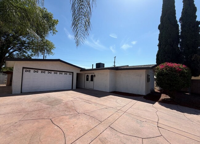 Building Photo - 3331 Amhurst Dr