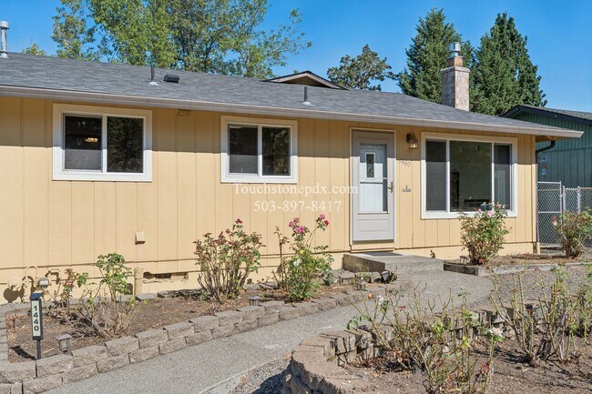 Building Photo - 1440 Columbia Ave