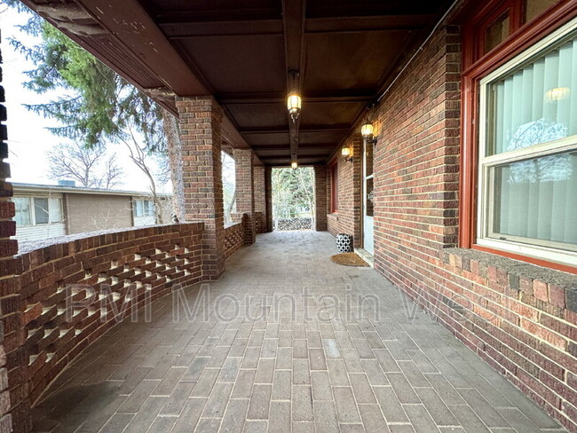 Building Photo - 163 S 200 E