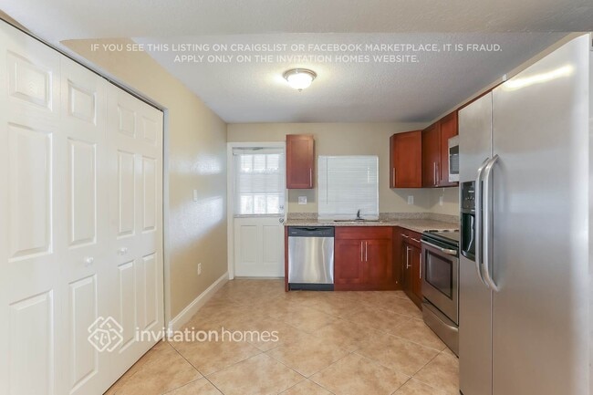 Building Photo - 350 E 58th St