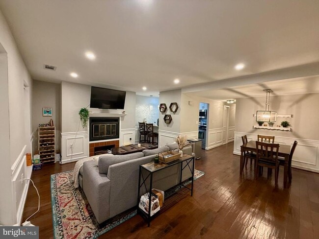 Foto del edificio - 16 Andrew Pl