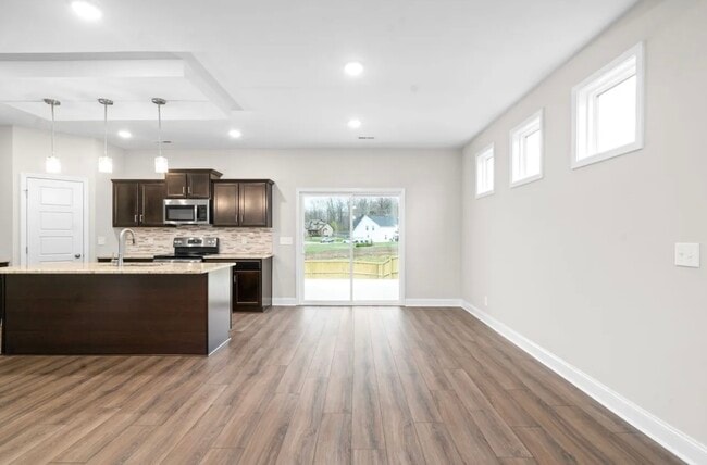 Building Photo - 2417 Bucklin Dr