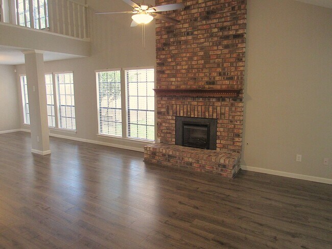 Foto del edificio - 3311 Golden Willow Dr