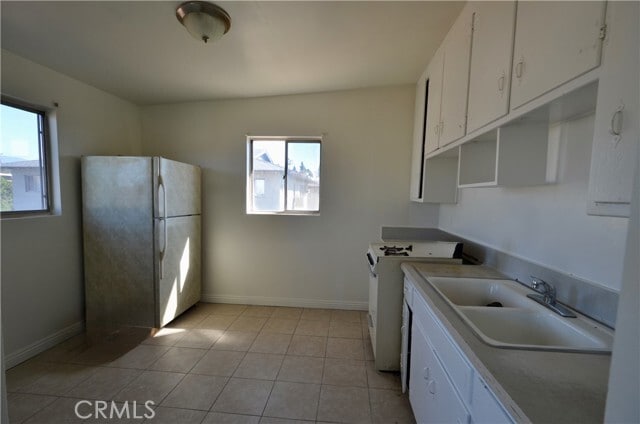 Building Photo - 5147 Canoga St