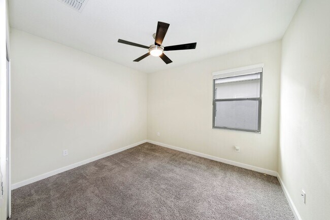 Building Photo - Single Family House for Rent