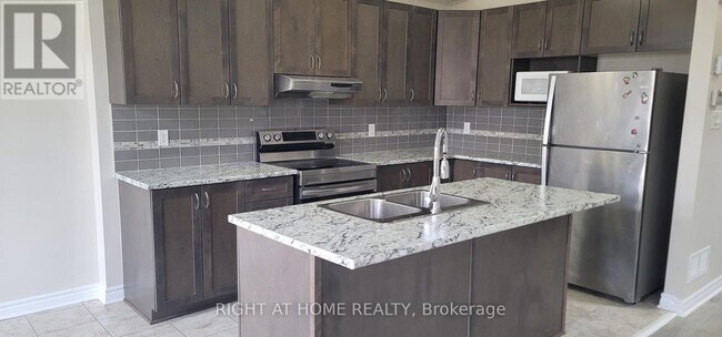 Building Photo - 862 Kilbirnie Dr