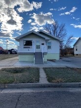 Building Photo - 132 S Elk St