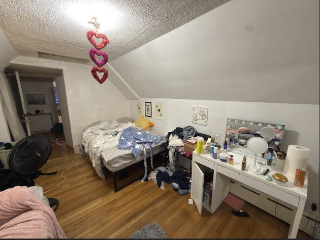 Foto del edificio - 26 Greylock Rd