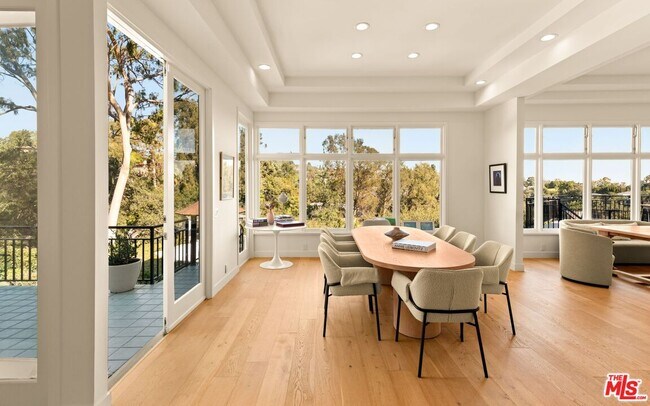 Foto del edificio - 282 Bentley Cir
