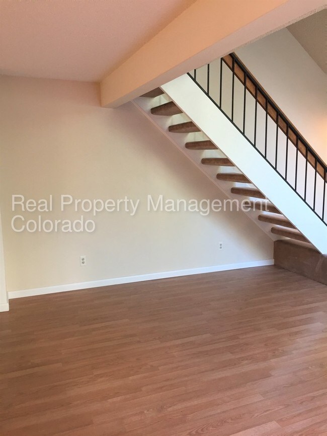 Building Photo - Gorgeous Condo in Cedar Point!