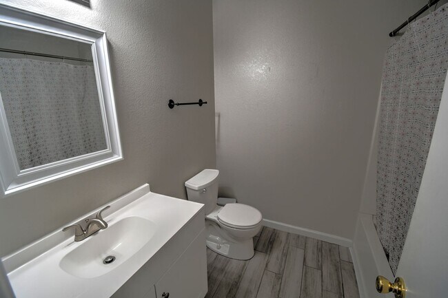 Foto del edificio - Great 3 Bedroom 2 Bathroom Home !!!!