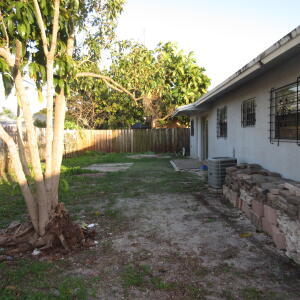 Building Photo - 431 NE 39th St