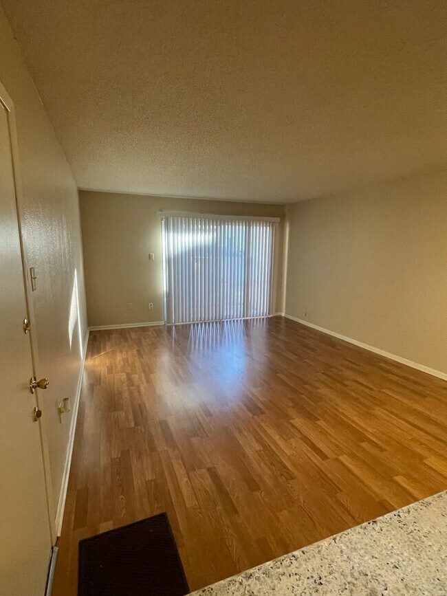 Foto del edificio - 1BD/1BA Condo located on the Germantown/Me...