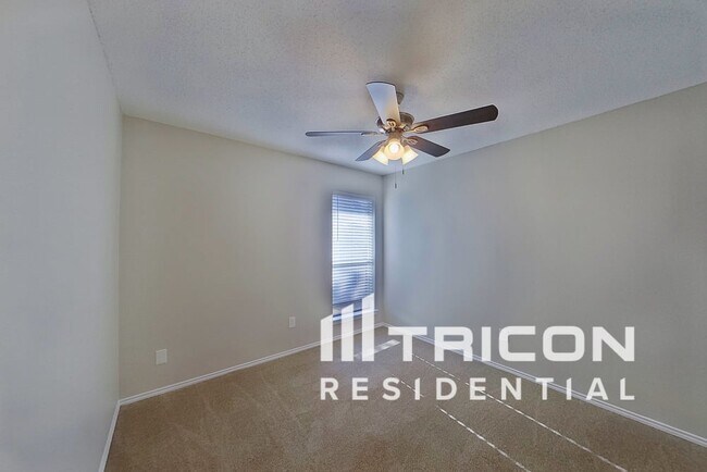 Foto del edificio - 4805 Sugar Tree Ct