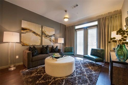 Foto del edificio - 503 S Post Oak Ln