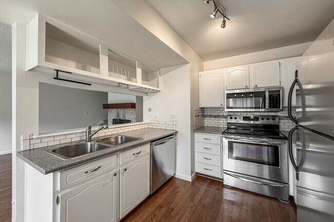 Building Photo - 3747 Talisman Pl