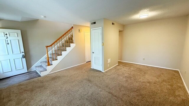 Building Photo - NORTH EAST SIDE 2 BEDROOM TOWNHOME AVAILABLE NOW!