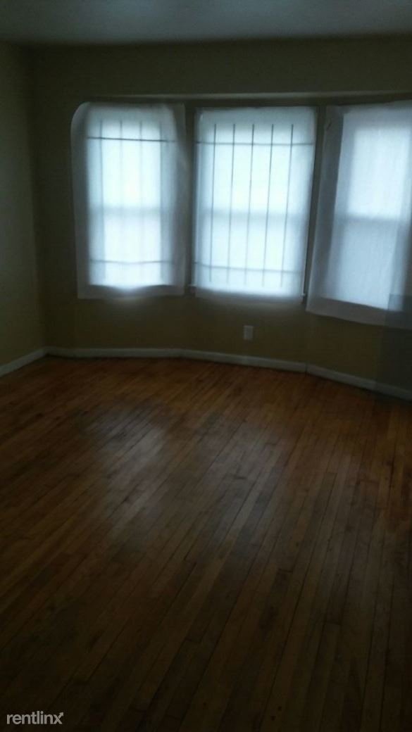 Building Photo - 3 br, 1 bath House - 19210 Huntington Rd