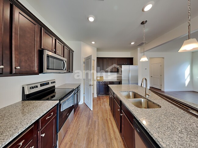 Foto del edificio - 6238 Bridlewood Ln