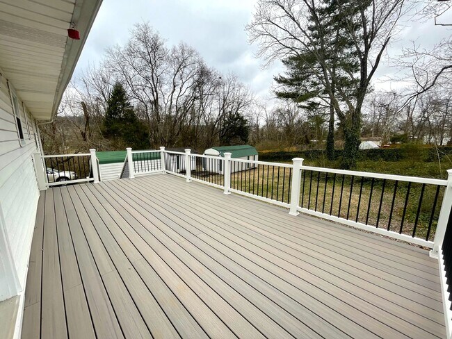 Foto del edificio - Updated 4 Bedroom, home Farragut!