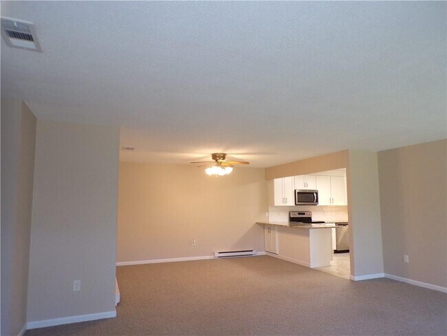 Foto del edificio - 311 Chatham Cir