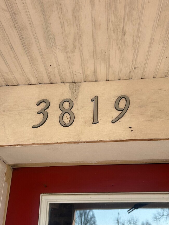 Foto del edificio - 3819 Kossuth Ave