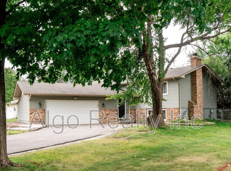 Foto principal - 8125 Georgia Ct N