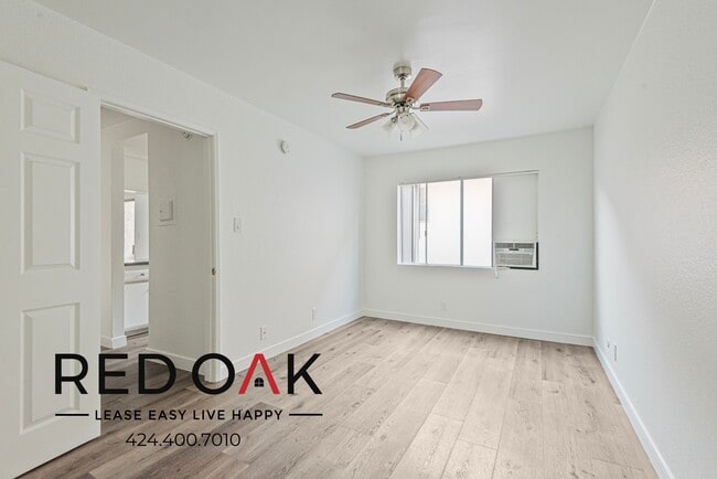 Foto del edificio - 4069 Oakwood Ave