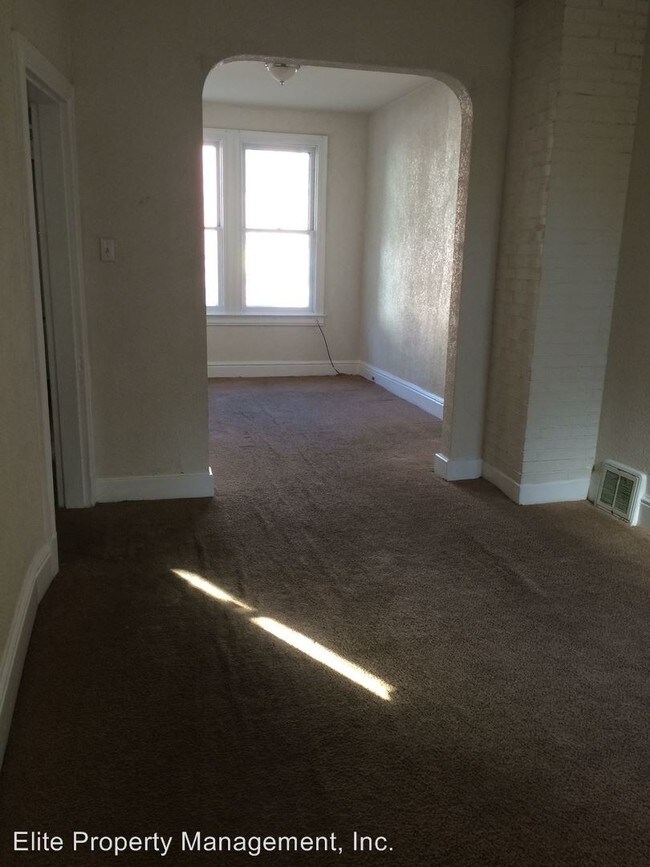 Building Photo - 3 br, 1 bath House - 336 S. Penn St.