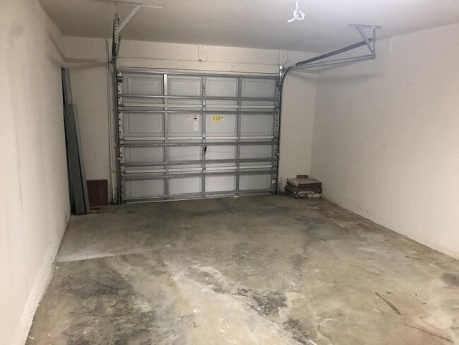 Foto del edificio - 2/2 plus Den Duplex with a 1 car Garage