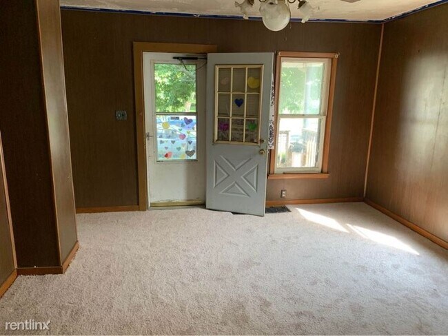 Building Photo - 5 br, 1 bath House - 2110 W Garden St