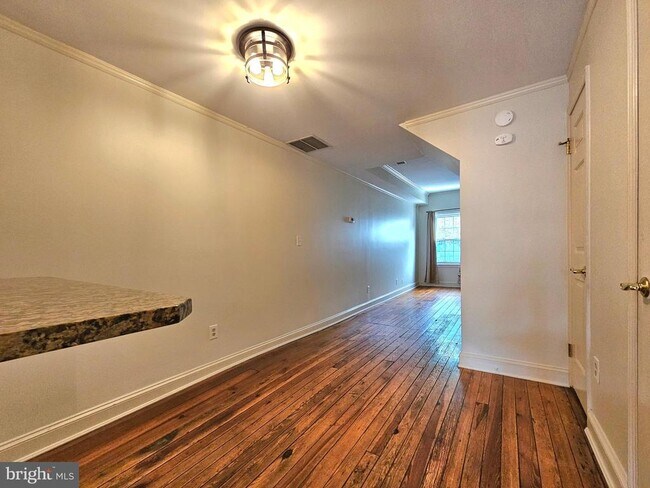 Building Photo - 513 N Patrick St