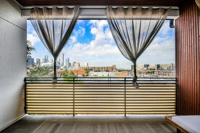 Foto del edificio - 2412 Canal St