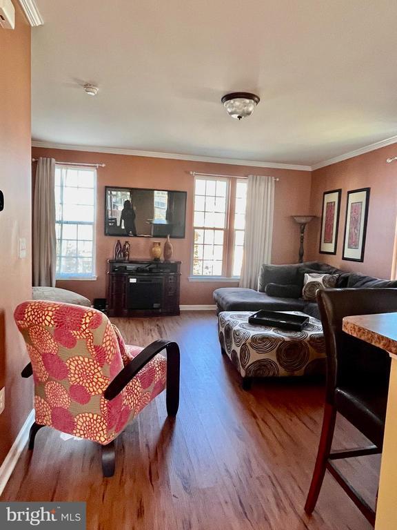 Foto del edificio - 312 Spring Park Ln