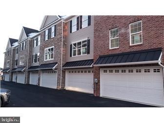 Foto principal - 604 PONY Ln