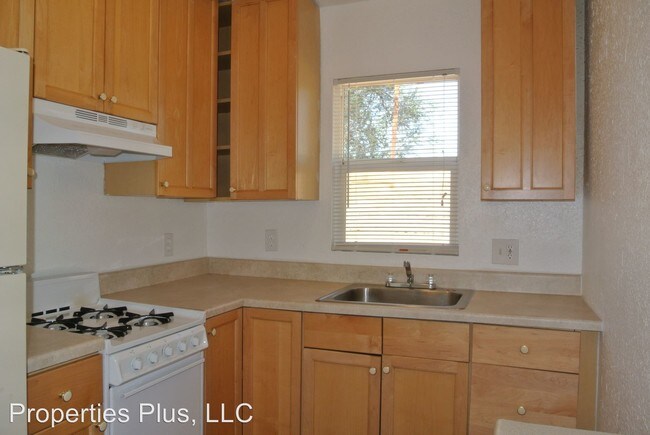 Foto del edificio - 412 S Lowell Blvd
