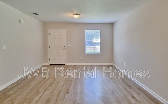 Building Photo - 1457 Clyde St