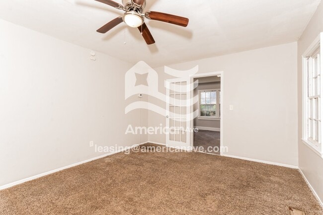 Building Photo - 406 Chamlee Dr