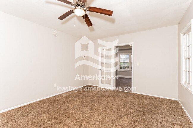 Foto del edificio - 406 Chamlee Dr