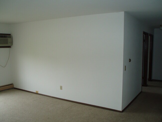 Foto del edificio - 205 Industrial Dr