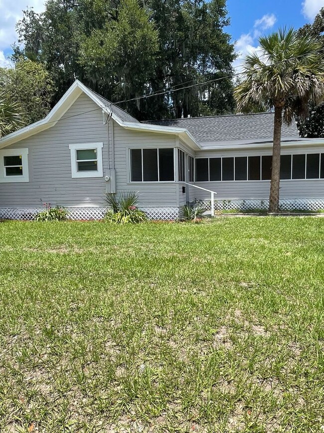 Building Photo - Nice 4 Bedroom!