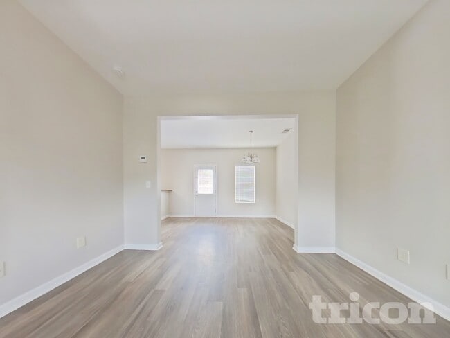 Foto del edificio - 54 Wyndham Ct